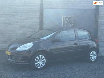 Renault Clio 1.2-16V Special Line beschikbaar voor biedingen