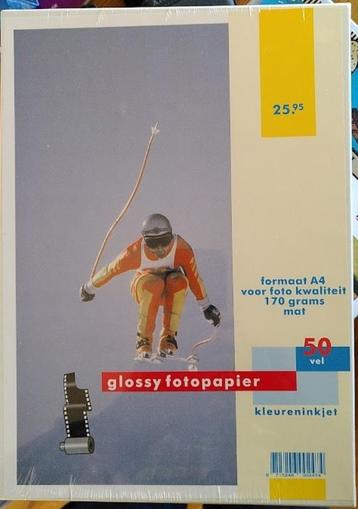 Fotopapier beschikbaar voor biedingen