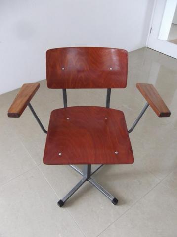 retro / design vintage plywood stoel uit de 60 / 70 jaren