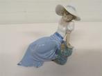 A6716. Nao Lladro Beeldje "Girl with Bird", Verzamelen, Beelden en Beeldjes, Ophalen of Verzenden, Gebruikt