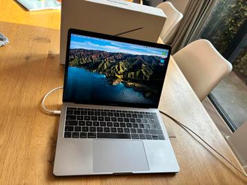 MacBook 13,3 inch beschikbaar voor biedingen