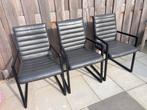 Gratis stoelen / eetkamerstoelen, Huis en Inrichting, Stoelen, Ophalen, Overige materialen, Gebruikt, Drie
