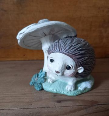 Jim Shore white woodland egel met paddestoel  beschikbaar voor biedingen