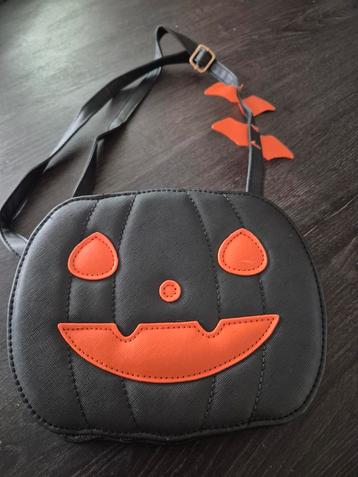 Nieuw halloween tasje beschikbaar voor biedingen
