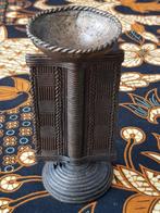 Mooie zeldzame antieke Oosterse oliebrander van brons.