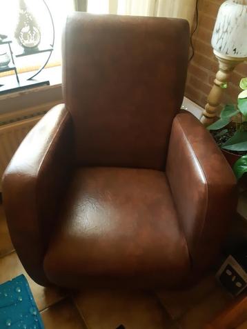 Fauteuil. beschikbaar voor biedingen