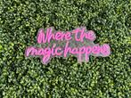 Jungle Wallart met Neon LED Sign - Where the Magic Happens, Ophalen, Gebruikt