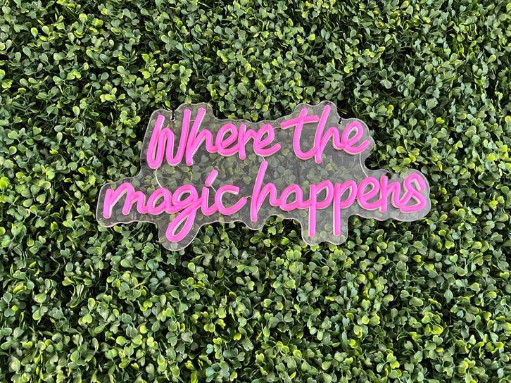 Jungle Wallart met Neon LED Sign - Where the Magic Happens, Tuin en Terras, Tuinwanddecoratie, Gebruikt, Ophalen