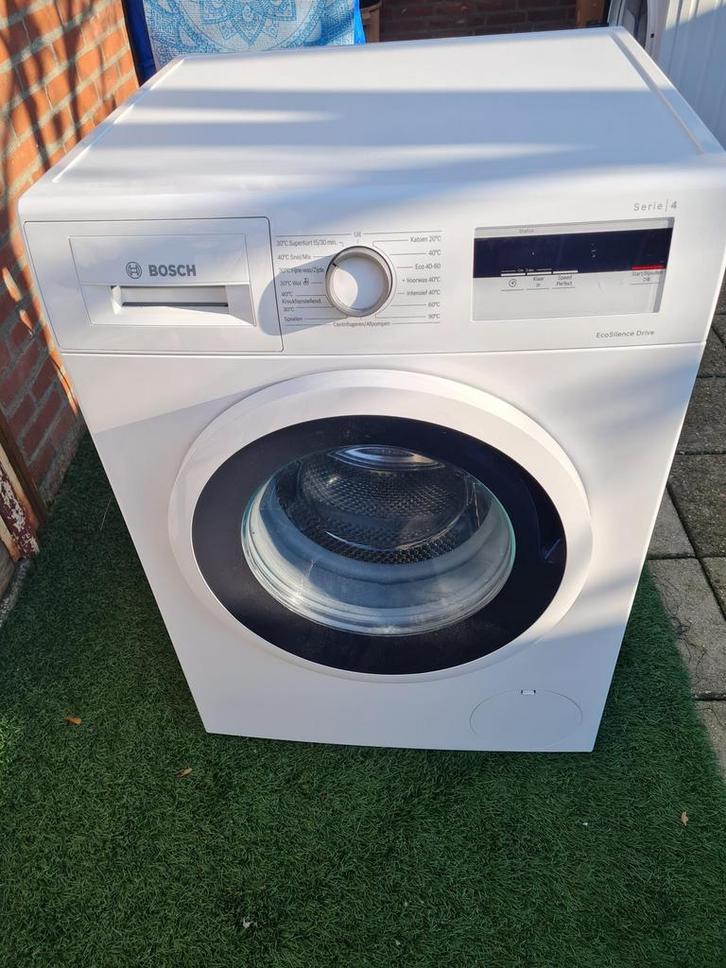 Goed werkende Bosch wasmachine, Witgoed en Apparatuur, Wasmachines, Zo goed als nieuw, Voorlader, 6 tot 8 kg, 85 tot 90 cm, 1200 tot 1600 toeren