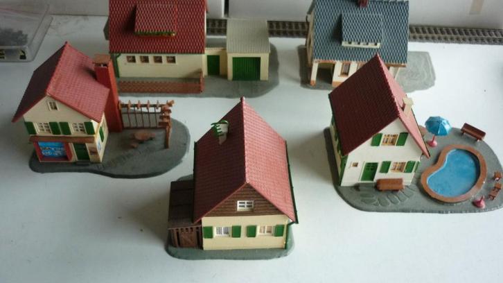 5  mooie huisjes, Hobby en Vrije tijd, Modeltreinen | H0, Gebruikt, Brug, Tunnel of Gebouw, Gelijkstroom, Roco, Ophalen of Verzenden