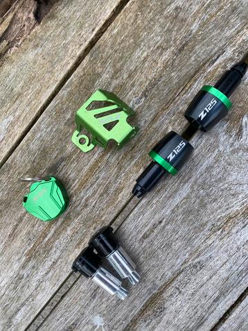 Kawasaki z125 onderdelen beschikbaar voor biedingen
