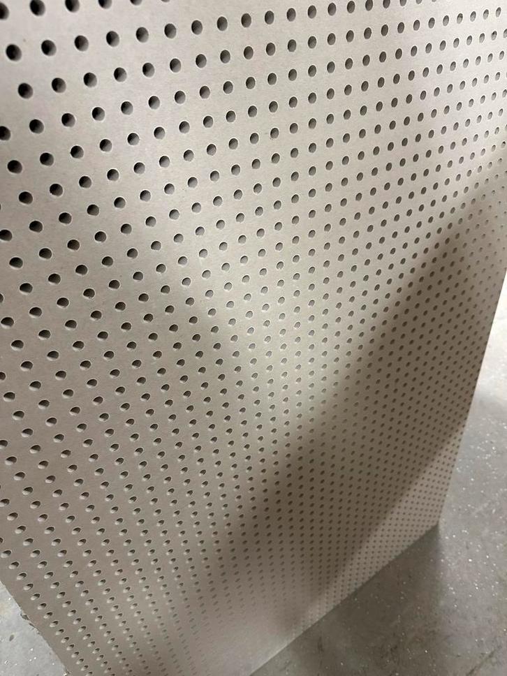 Geperforeerde gipsplaten - 2stuks, Doe-het-zelf en Verbouw, Platen en Panelen, Nieuw, Overige materialen, Minder dan 20 mm, Ophalen