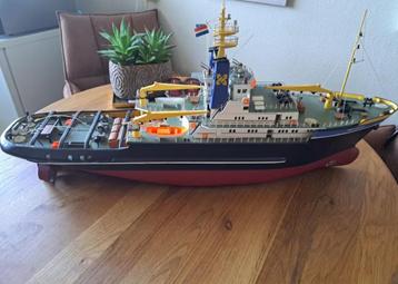 Smit-Londen Model-Boot. Geheel Houten Romp. beschikbaar voor biedingen