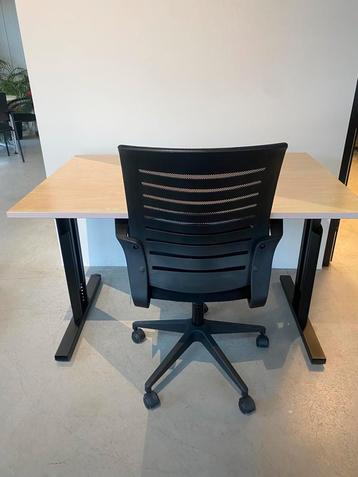 Instelbaar bureau buro' s 120 x 80 cm beschikbaar voor biedingen