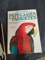 Papegaaien en Parkieten - David Alderton, Ophalen of Verzenden, Gelezen, Vogels, David Alderton