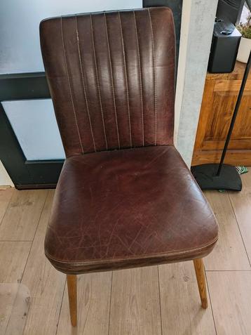 Eetkamer stoel beschikbaar voor biedingen