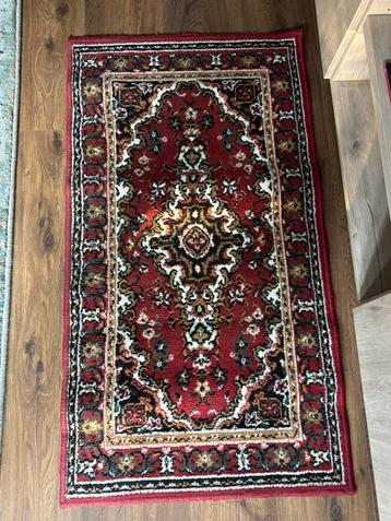 Rood Oosters Tapijt 70x120cm beschikbaar voor biedingen
