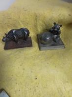 14545) WNF DIEREN BEELDJES  neushoorn en beer met wereldbol, Verzamelen, Ophalen of Verzenden, Zo goed als nieuw, Hond of Kat