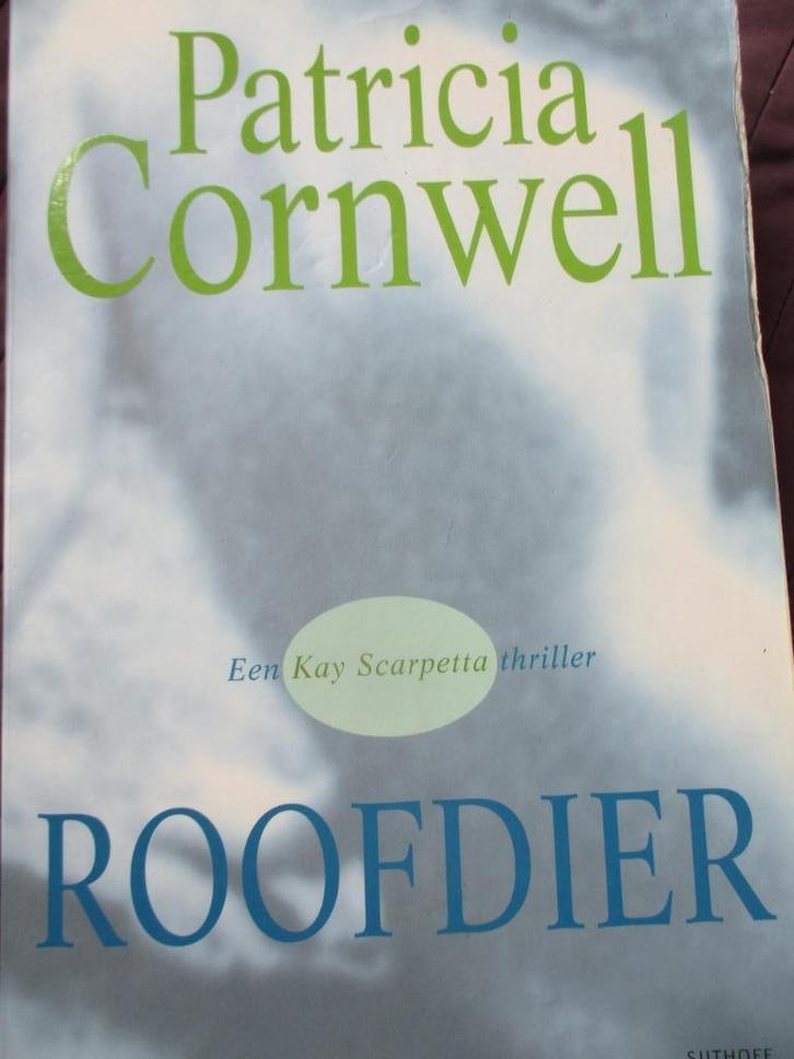 Patricia Cornwell. "Roofdier"., Boeken, Thrillers, Gelezen, Amerika, Ophalen of Verzenden