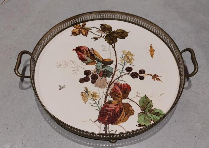 Antiek porseleinen dienblad met bramen, Huis en Inrichting, Woonaccessoires | Dienbladen, Zo goed als nieuw, Metaal, Rond, Ophalen of Verzenden