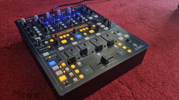 Behringer DDM 4000 digitale DJ mengpaneel beschikbaar voor biedingen