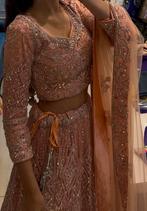 Zwaar bewerkte lehenga met spiegeltjeswerk, Overige typen, Ophalen of Verzenden, Zo goed als nieuw, Roze