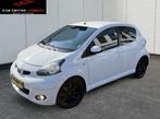 Toyota Aygo 1.0-12V Dynamic | navi | airco | 5 drs |, Auto's, Toyota, Euro 5, Gebruikt, 4 stoelen, Bedrijf