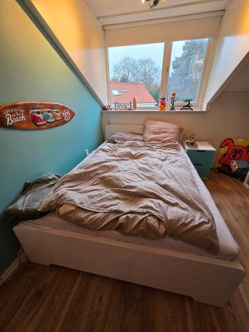 Ikea bedframe met lattenbodem - afbeelding 2