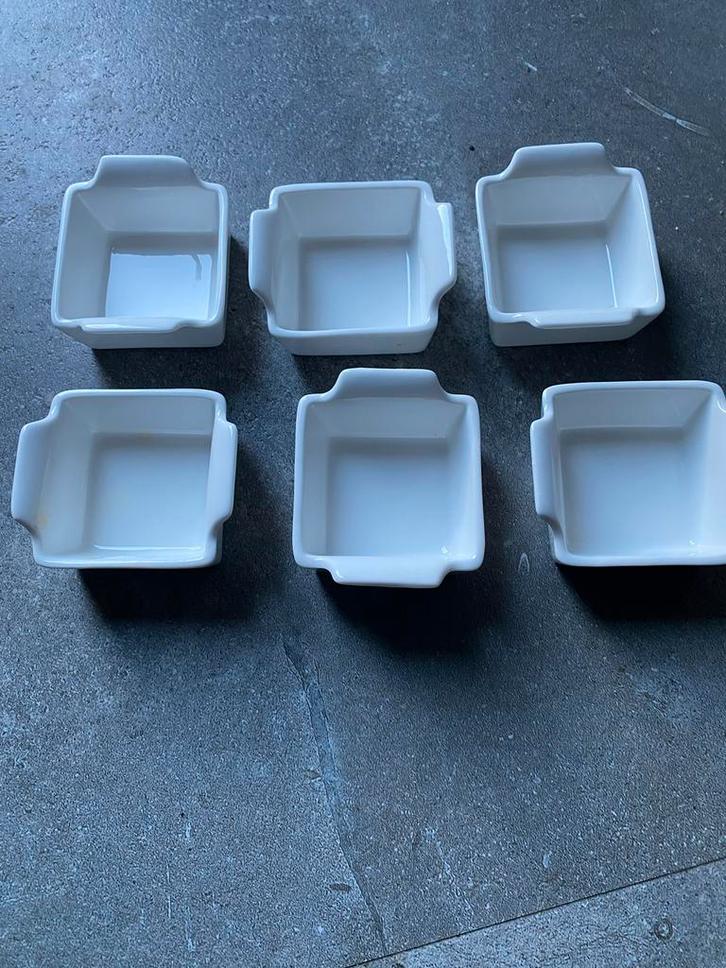 6 witte kleine bakjes, Antiek en Kunst, Antiek | Keramiek en Aardewerk, Ophalen of Verzenden