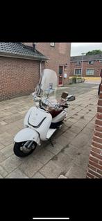 Agm v641 retro scooter wit, Fietsen en Brommers, Snorfietsen en Snorscooters, Ophalen, Gebruikt, Benzine