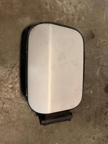 Bmw E60/E61 tank klep zilver grijs beschikbaar voor biedingen