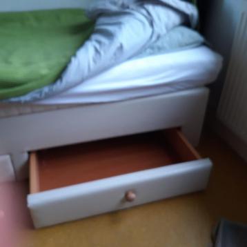 1-pers bed  met laden 