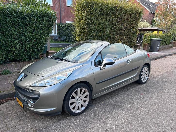 Peugeot 207CC cabrio 1.6 150pk Feline 2007 Grijs youngtimer, Auto's, Peugeot, Particulier, Benzine, D, Cabriolet, Handgeschakeld