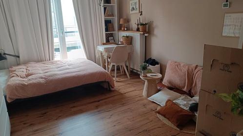 Praktisch nieuwe kliklaminaat vloer, om en nabij 19m2, Huis en Inrichting, Stoffering | Vloerbedekking, Zo goed als nieuw, Laminaat
