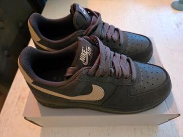Nike Air Force 1 Low Medium Ash Zwart Maat 38.5 beschikbaar voor biedingen