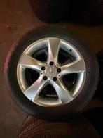 Mercedes vito 225/55 R17 nokian winterbanden met SPIKES, Auto-onderdelen, Banden en Velgen, Ophalen, 17 inch, Winterbanden, Band(en)