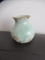 De Sphinx gedraaid aardewerk vaasje, groen, Maastricht, Antiek en Kunst, Antiek | Keramiek en Aardewerk, Ophalen of Verzenden