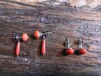 2x bloedkoralen, zilveren oorbellen. Jaren 30., Sieraden, Tassen en Uiterlijk, Oorbellen, Ophalen, Zo goed als nieuw, Knopjes of Stekers