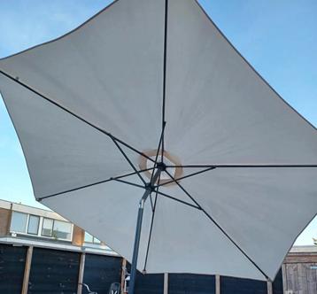 Grote Zweefparasol - beschikbaar voor biedingen