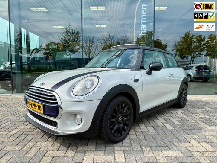 Mini Cooper 1.5 First Born Edition, NAP, Navi, Panoramadak,, Auto's, Mini, Bedrijf, Te koop, Cooper, ABS, Airbags, Airconditioning