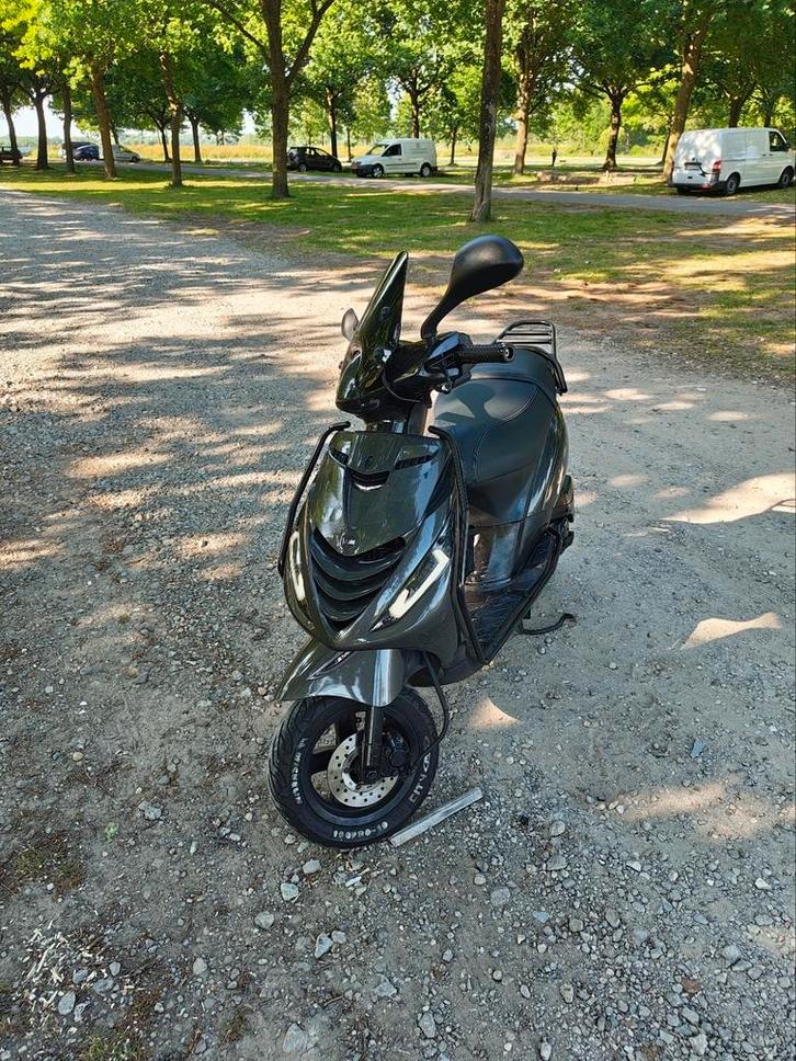Piaggio Zip 50 CC 4takt, Fietsen en Brommers, Scooters | Piaggio, Zo goed als nieuw, Zip, Ophalen