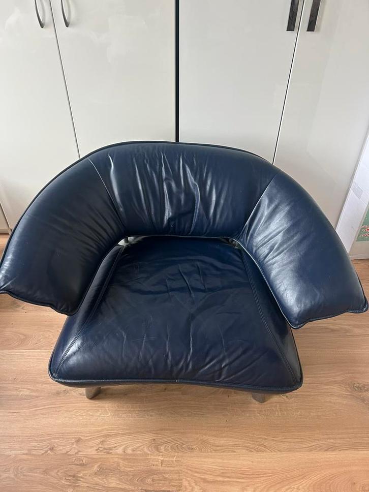Leren fauteuil donkerblauw, Huis en Inrichting, Fauteuils, Zo goed als nieuw, Leer, 100 tot 125 cm, 75 tot 100 cm, Ophalen