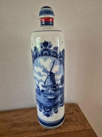 delfs blauwe fles beschikbaar voor biedingen