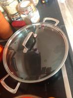 Le creuset wokpan 30 cm met deksel voor alle warmtebronnen, Ophalen, Zo goed als nieuw, Gietijzer, Wok