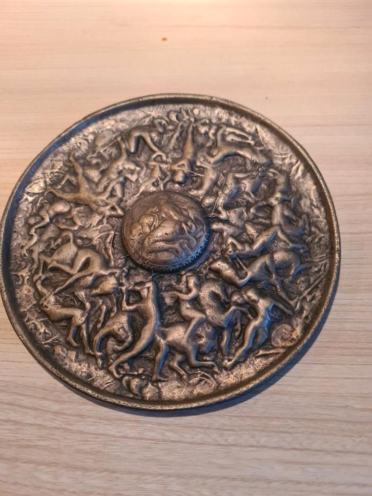 Plaat van messing(?). Slag van Amazonen., Antiek en Kunst, Antiek | Koper en Brons, Ophalen of Verzenden
