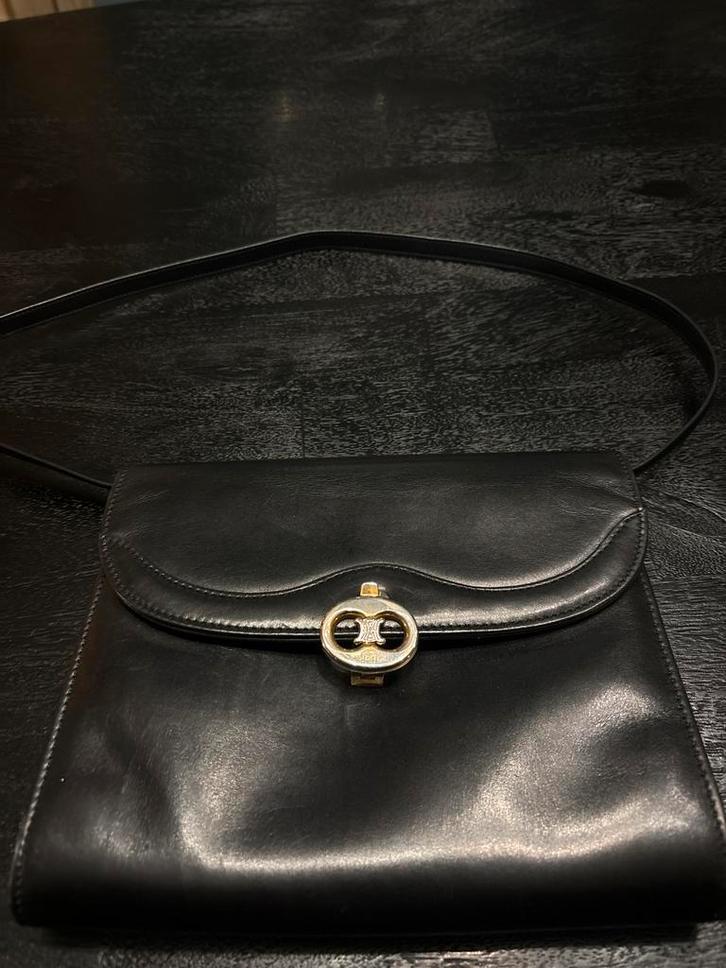Vintage zwarte Celine schoudertas, Sieraden, Tassen en Uiterlijk, Tassen | Damestassen, Gebruikt, Schoudertasje, Zwart, Ophalen of Verzenden