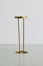 Gold metal side table bijzettafel bird-like two bird feet, 45 tot 60 cm, Minder dan 55 cm, Metaal of Aluminium, Rond