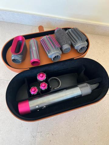 Dyson Airwrap Complete met Luxe Etui & Opzetstukken beschikbaar voor biedingen