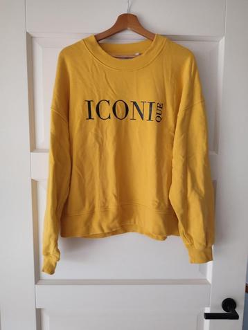 mooie gele trui / sweater Costes met zwarte letters XL / XXL