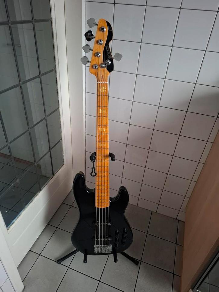 Markbass GV5 Gloxy Val Black CR MP >>>inruil mogelijk<<<, Muziek en Instrumenten, Snaarinstrumenten | Gitaren | Bas, Zo goed als nieuw
